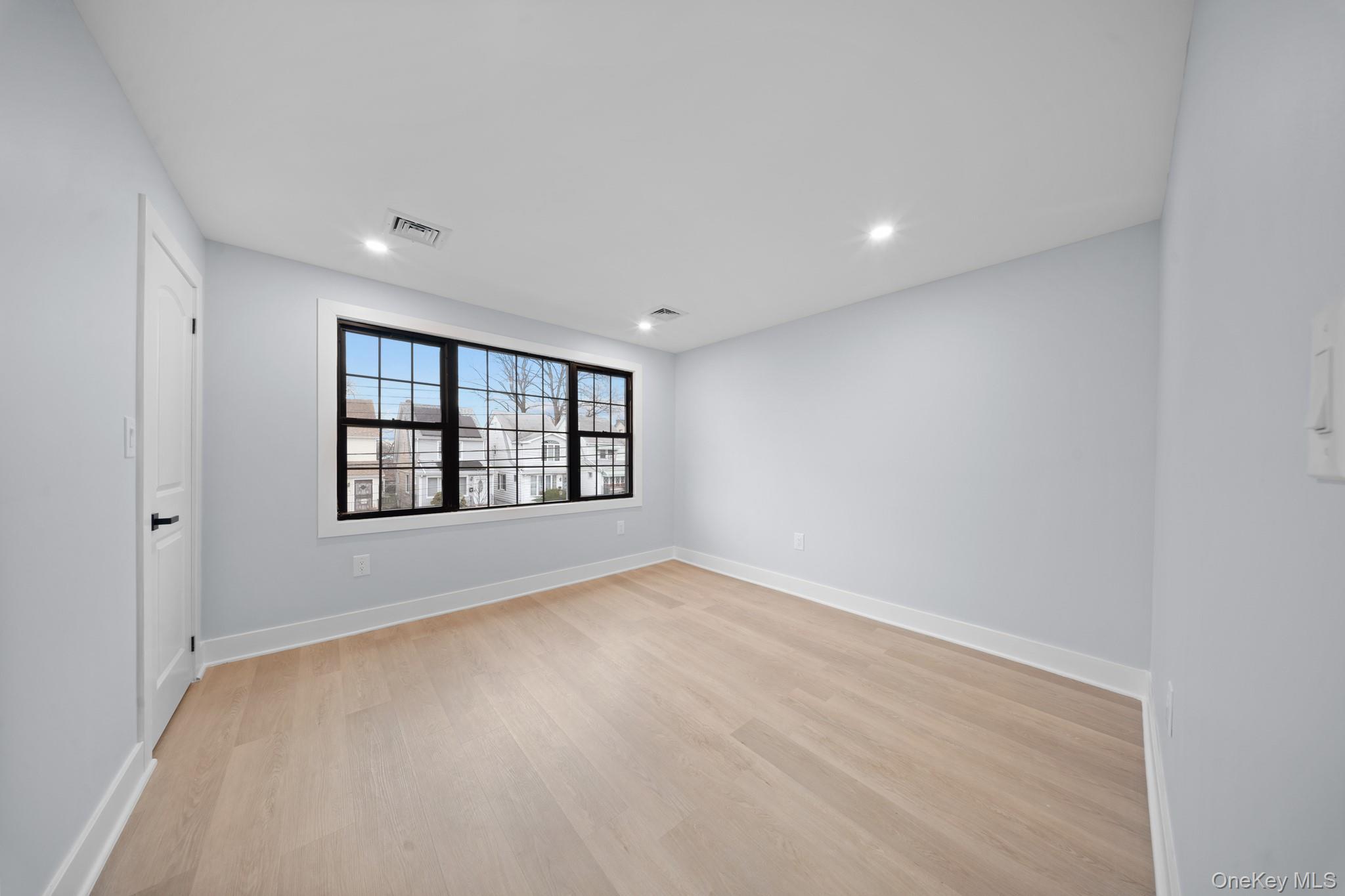 Single Family 217th Street  Queens, NY 11411, MLS-1039929-7