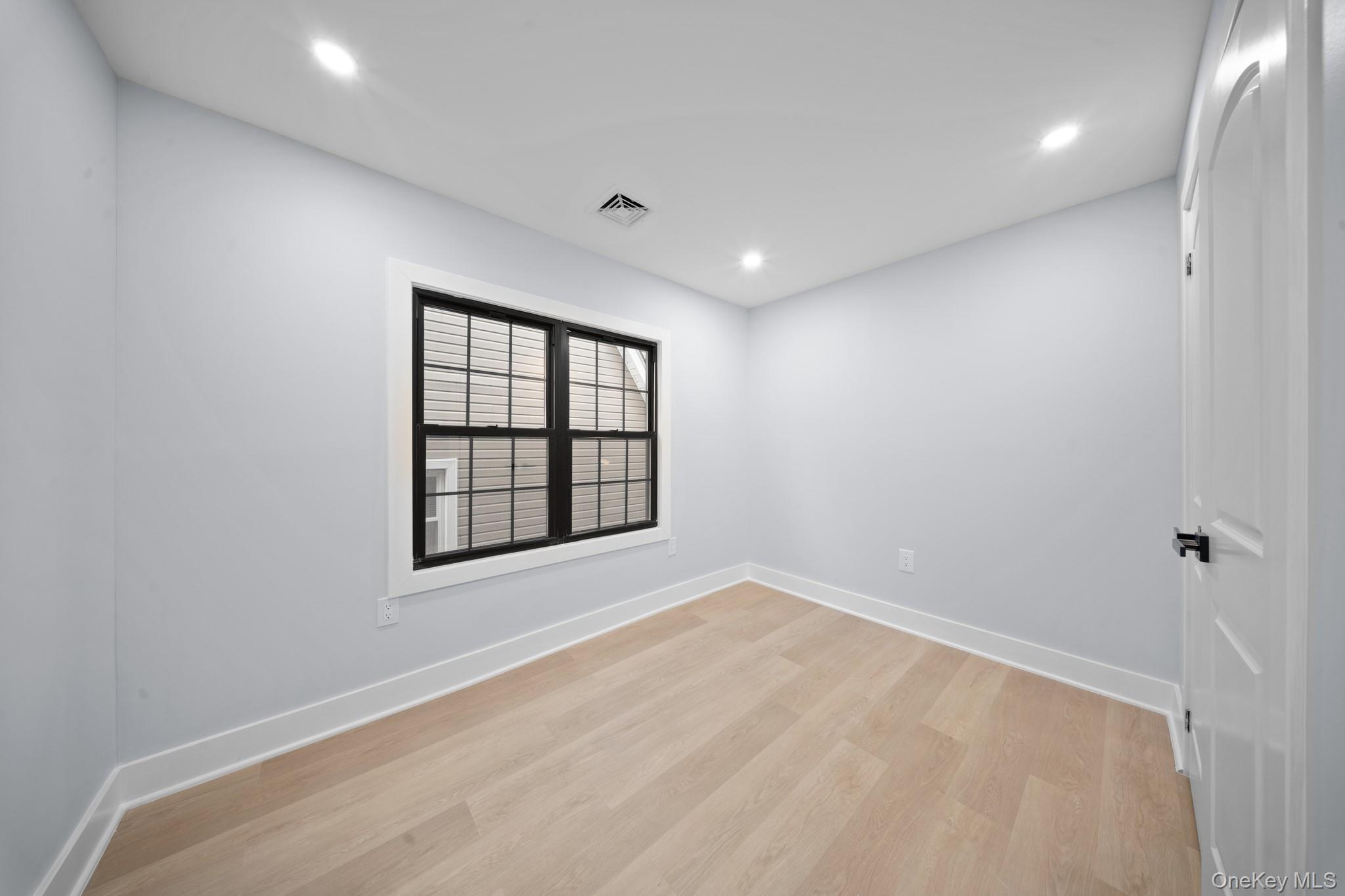 Single Family 217th Street  Queens, NY 11411, MLS-1039929-8