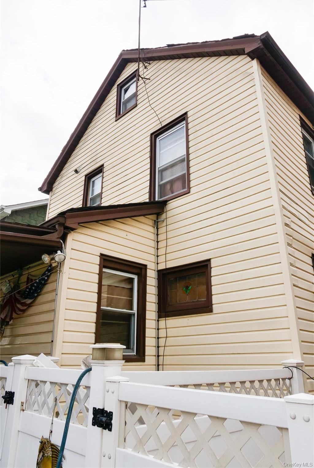 Single Family 116th Avenue  Queens, NY 11412, MLS-1039930-22