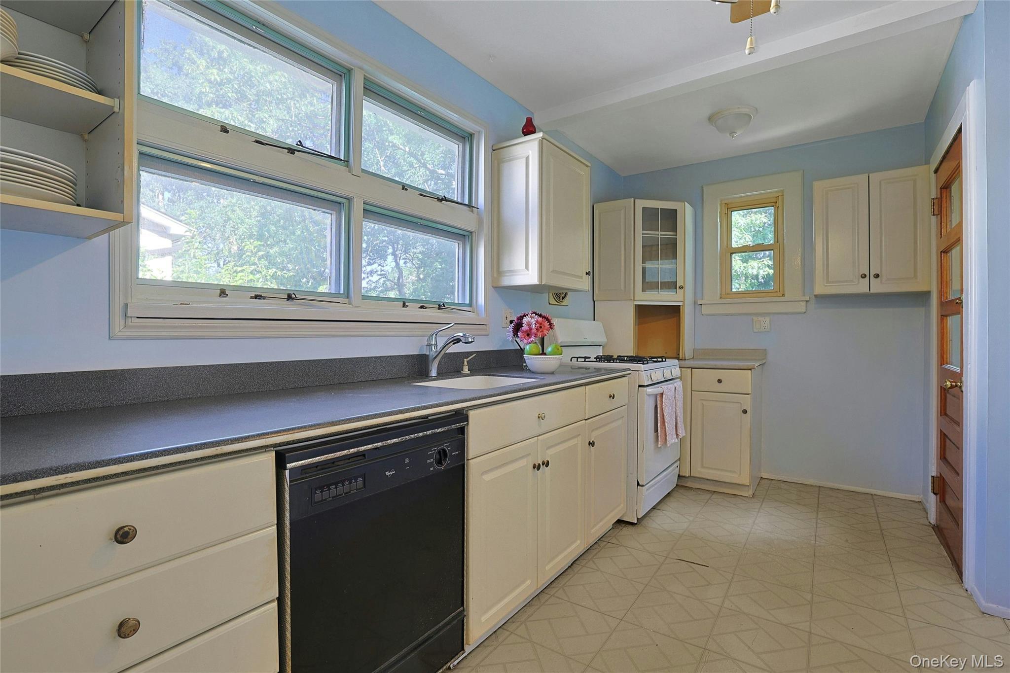 Single Family Church Street  Rockland County, NY 10954, MLS-1039939-6