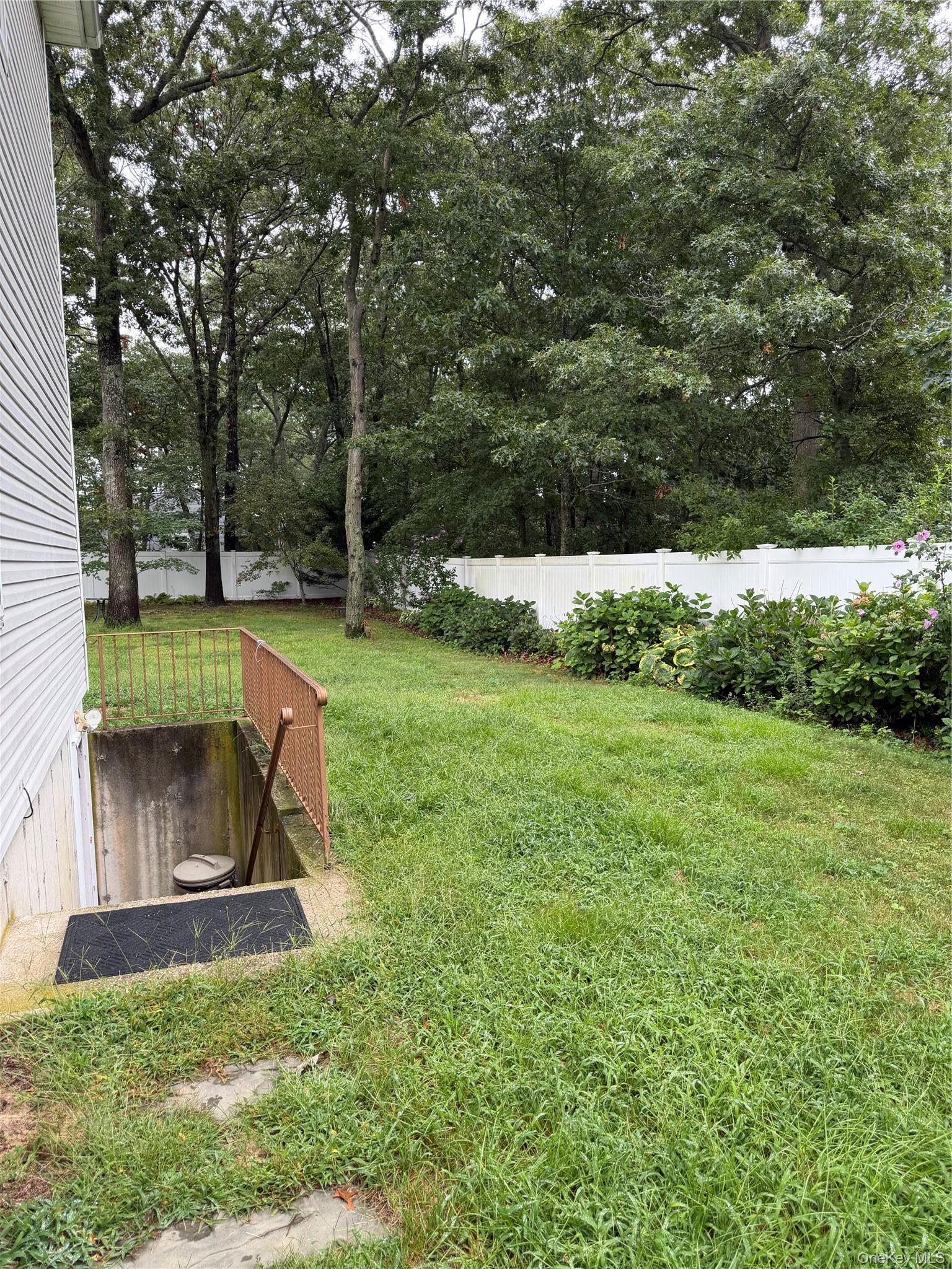 Single Family Flanders Road Suffolk County, NY 11901, MLS-1039943-12