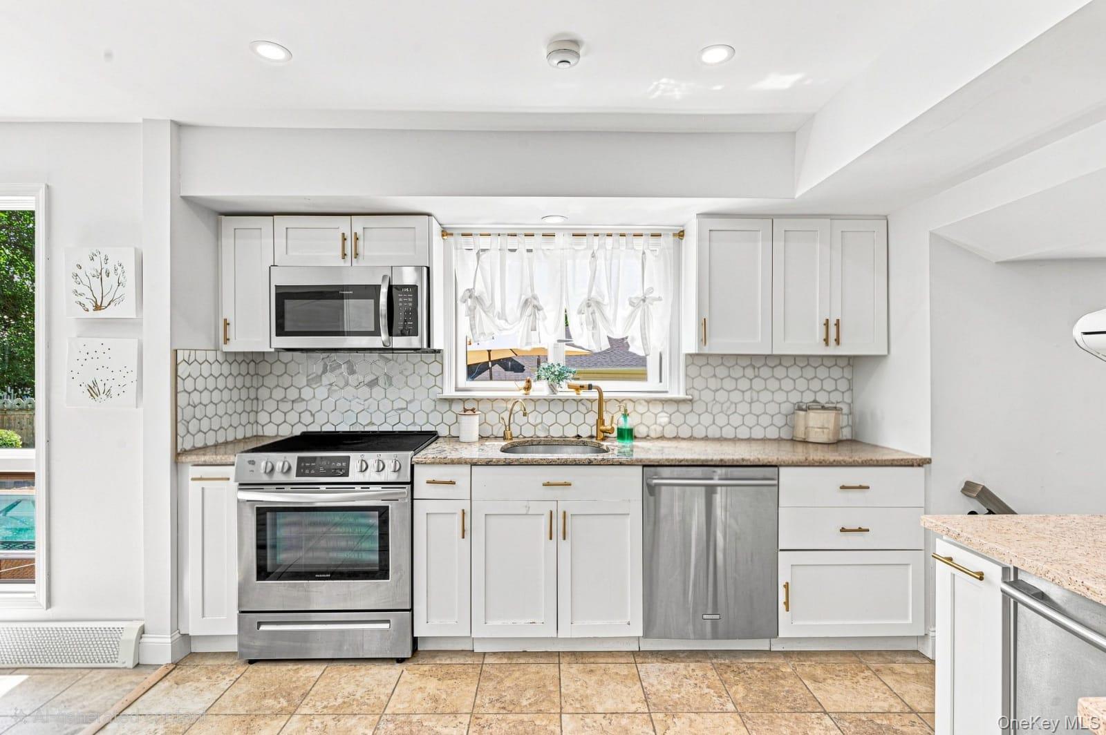 Single Family Mildred Drive Nassau County, NY 11510, MLS-1039948-7