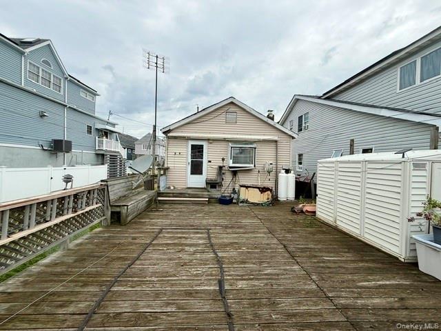 Single Family W 11th Road  Queens, NY 11693, MLS-1039983-18