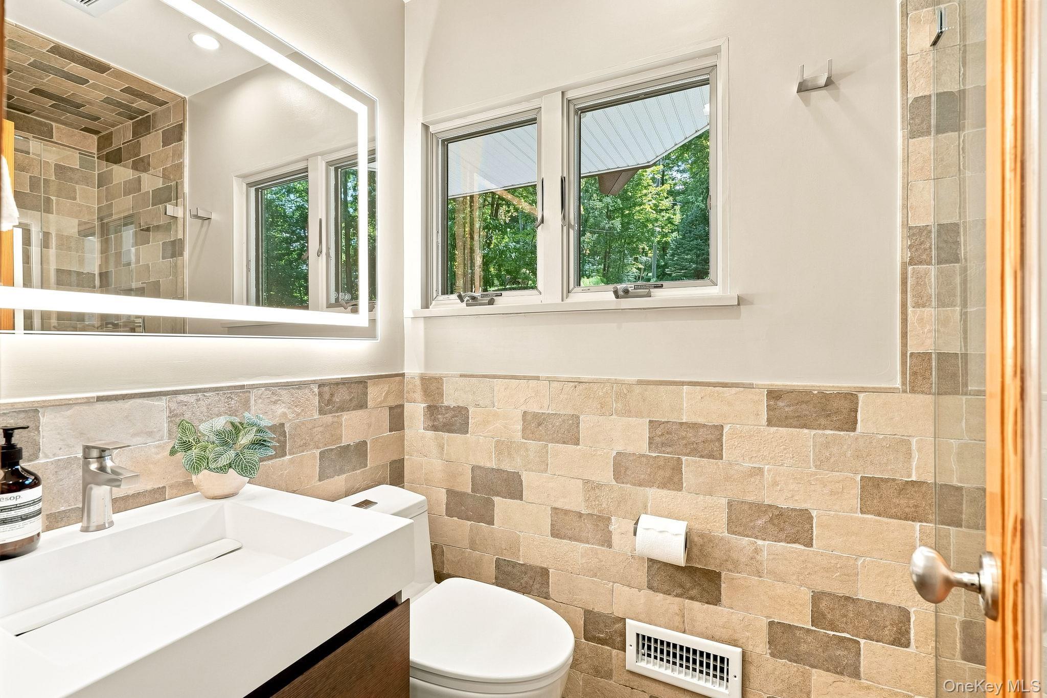 Single Family Scarborough Road  Westchester County, NY 10510, MLS-1039995-16