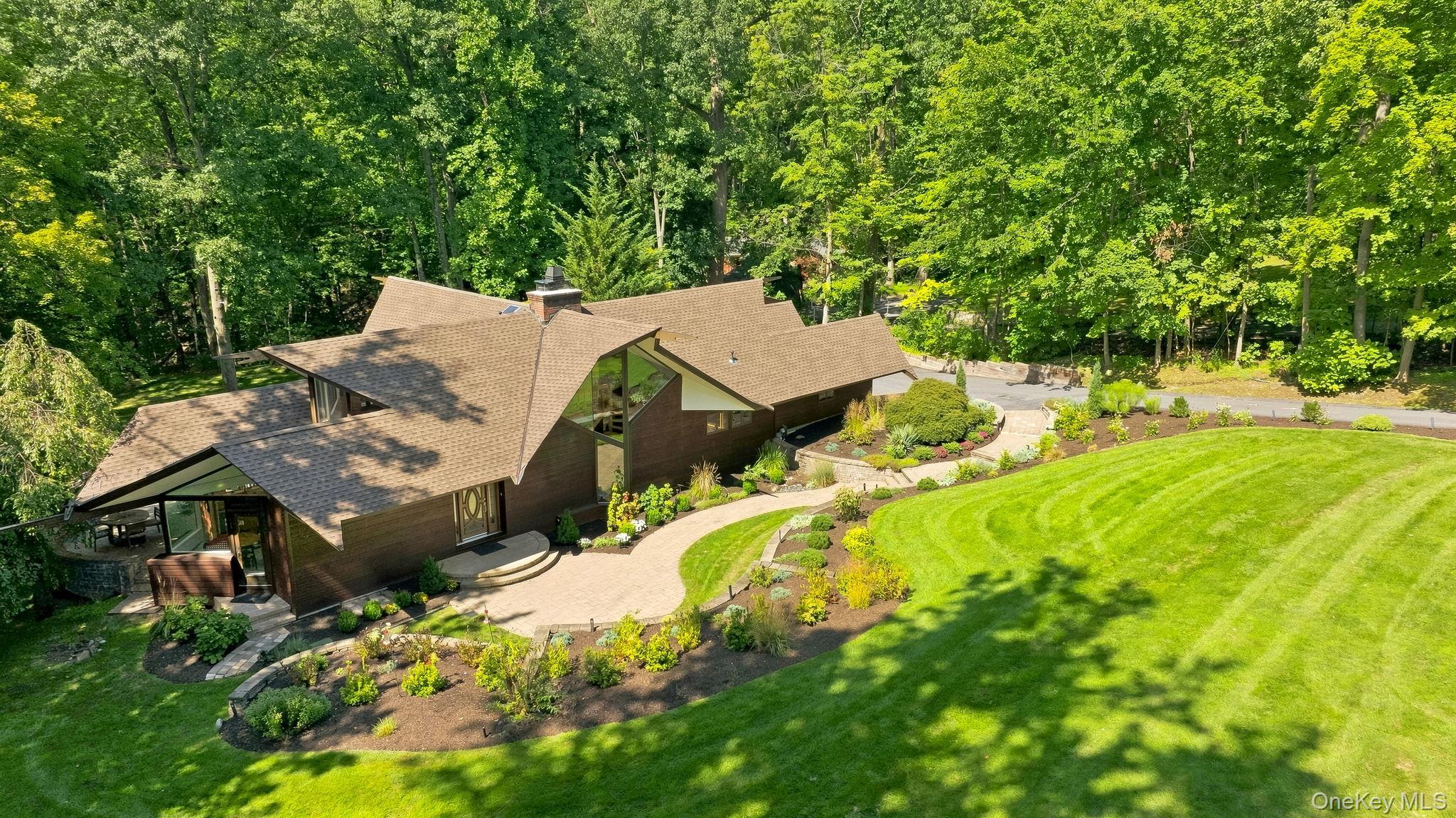 Single Family Scarborough Road  Westchester County, NY 10510, MLS-1039995-2