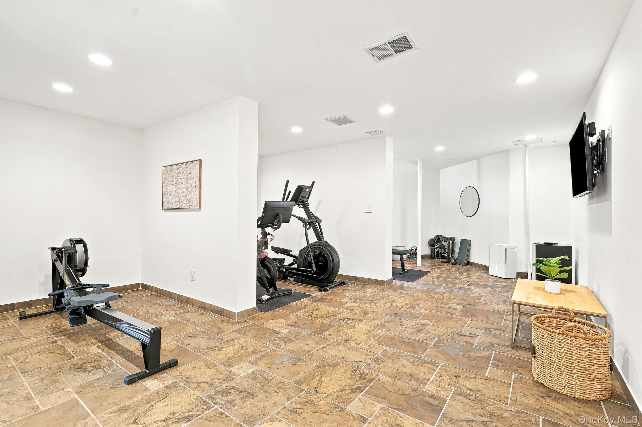 Single Family Scarborough Road  Westchester County, NY 10510, MLS-1039995-28