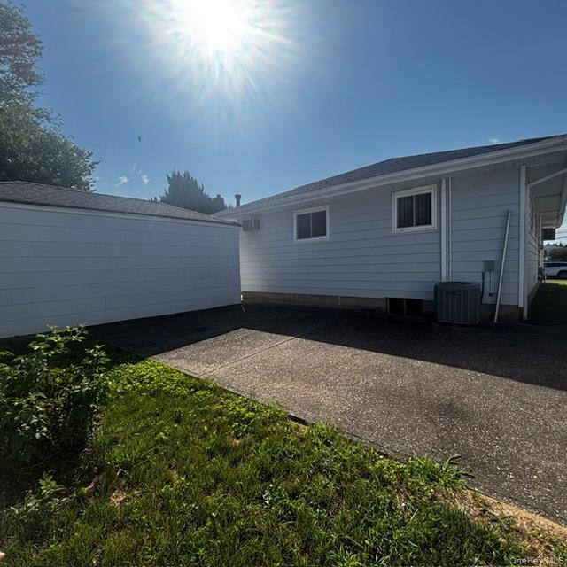 Single Family E Neptune Avenue Suffolk County, NY 11757, MLS-1040005-4