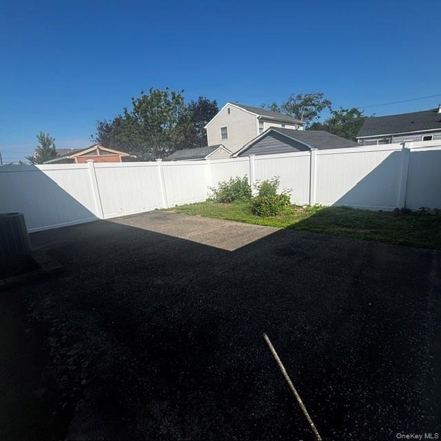 Single Family E Neptune Avenue Suffolk County, NY 11757, MLS-1040005-5