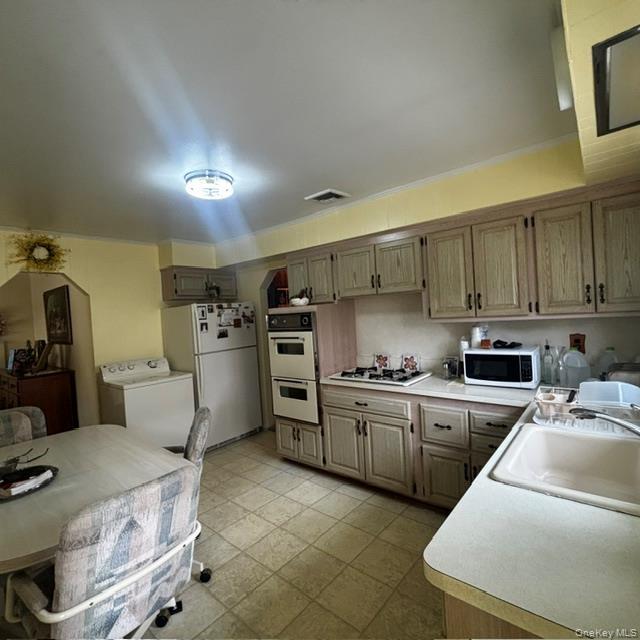 Single Family E Neptune Avenue Suffolk County, NY 11757, MLS-1040005-6