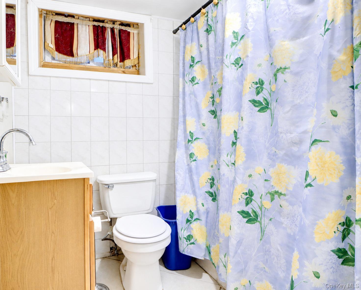 Single Family Cooper Avenue Queens, NY 11385, MLS-1040019-25