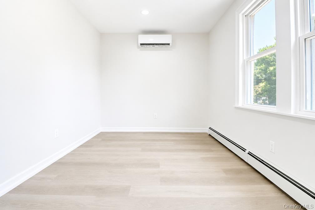 Single Family 80th Avenue  Queens, NY 11385, MLS-1040023-16