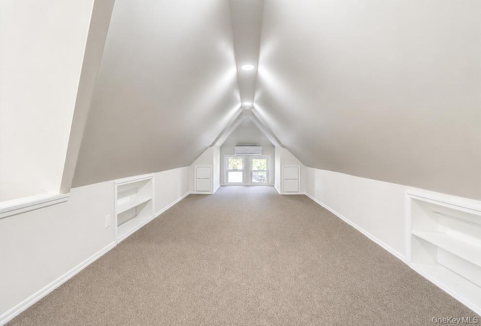Single Family 80th Avenue  Queens, NY 11385, MLS-1040023-25