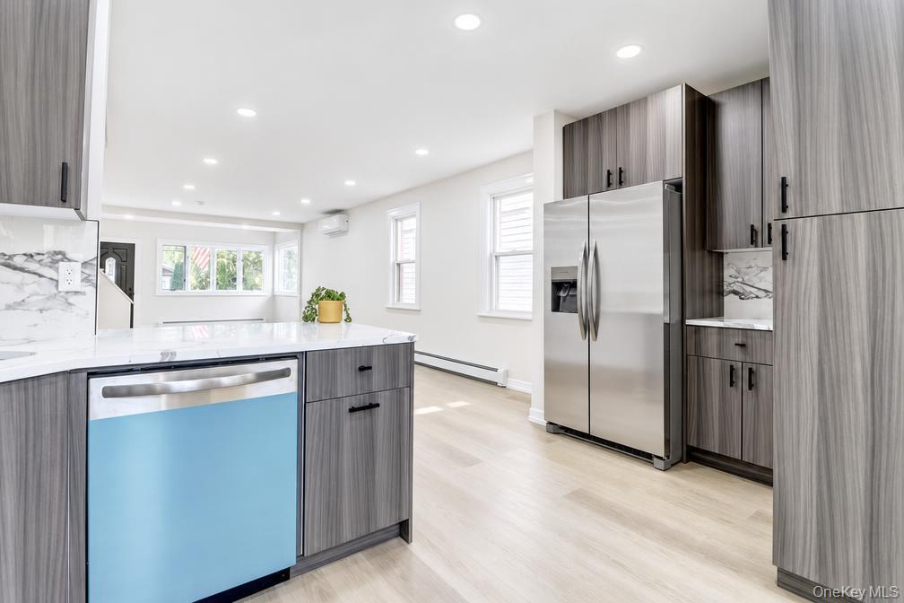Single Family 80th Avenue  Queens, NY 11385, MLS-1040023-6