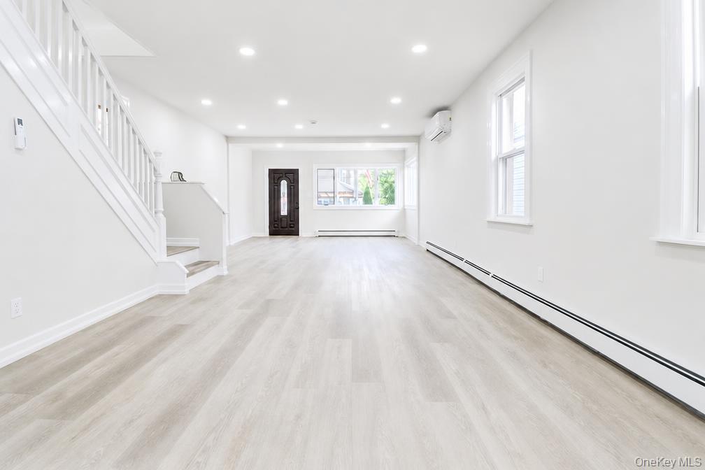 Single Family 80th Avenue  Queens, NY 11385, MLS-1040023-8