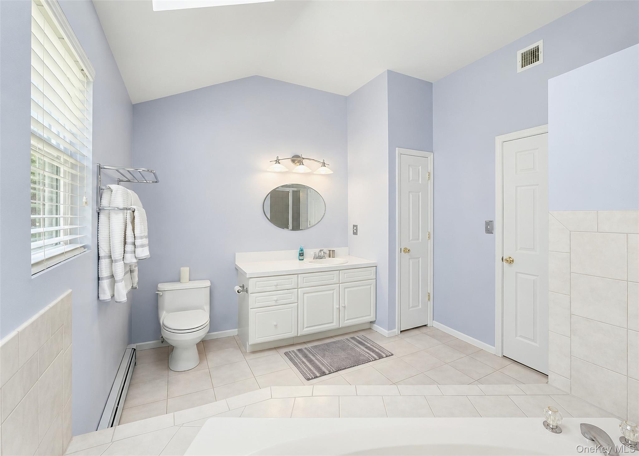 Single Family Greentree Drive Suffolk County, NY 11763, MLS-1040034-17