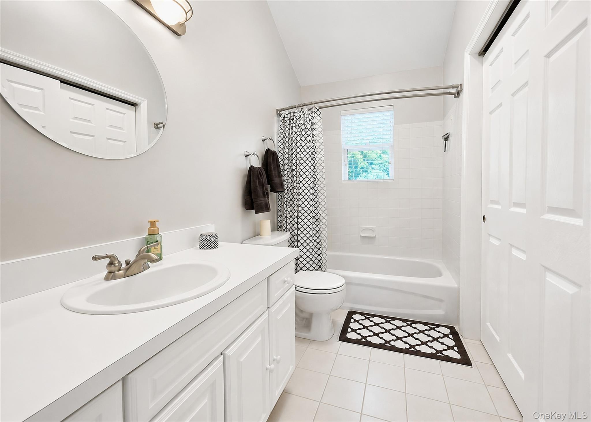 Single Family Greentree Drive Suffolk County, NY 11763, MLS-1040034-21