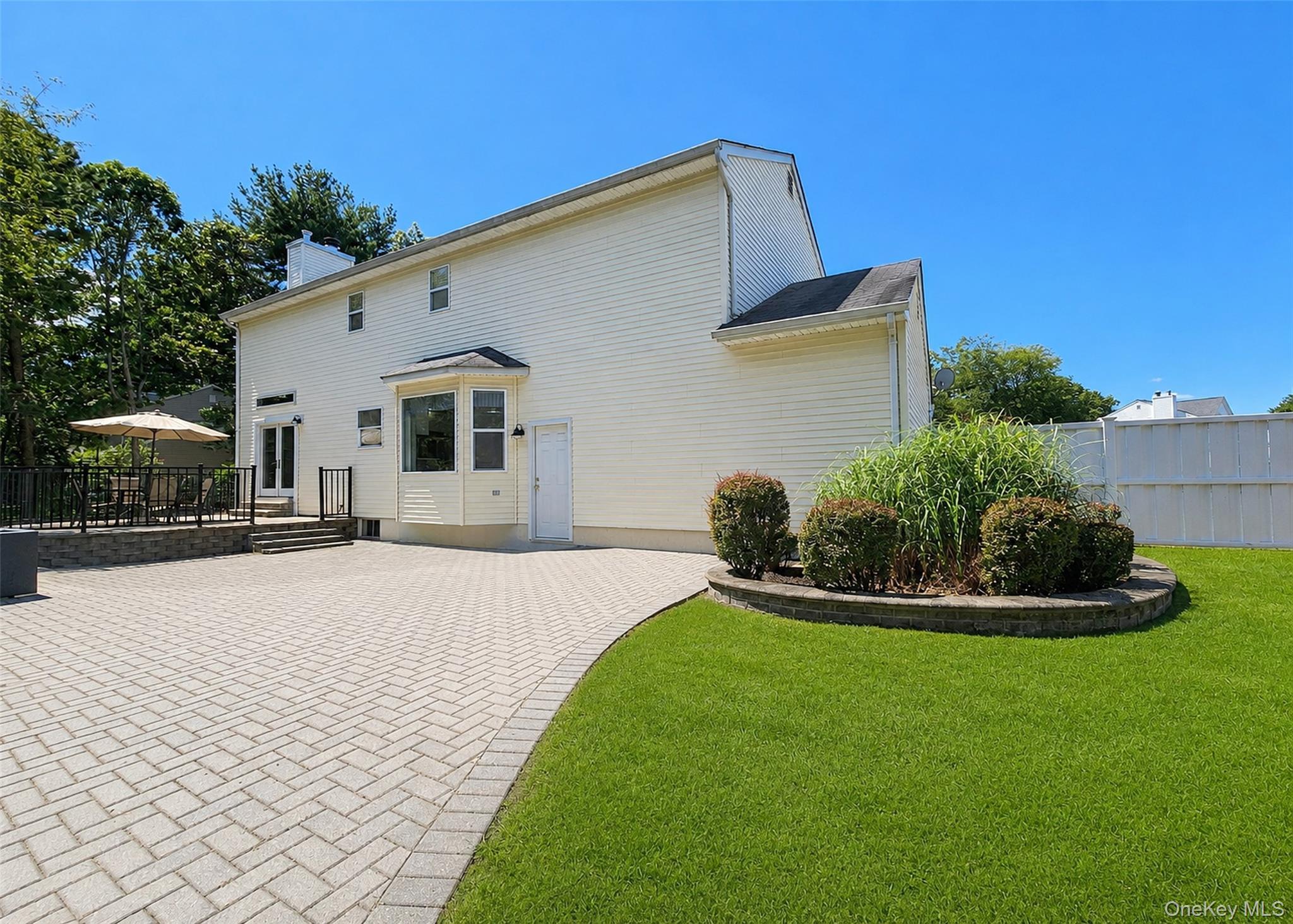 Single Family Greentree Drive Suffolk County, NY 11763, MLS-1040034-25