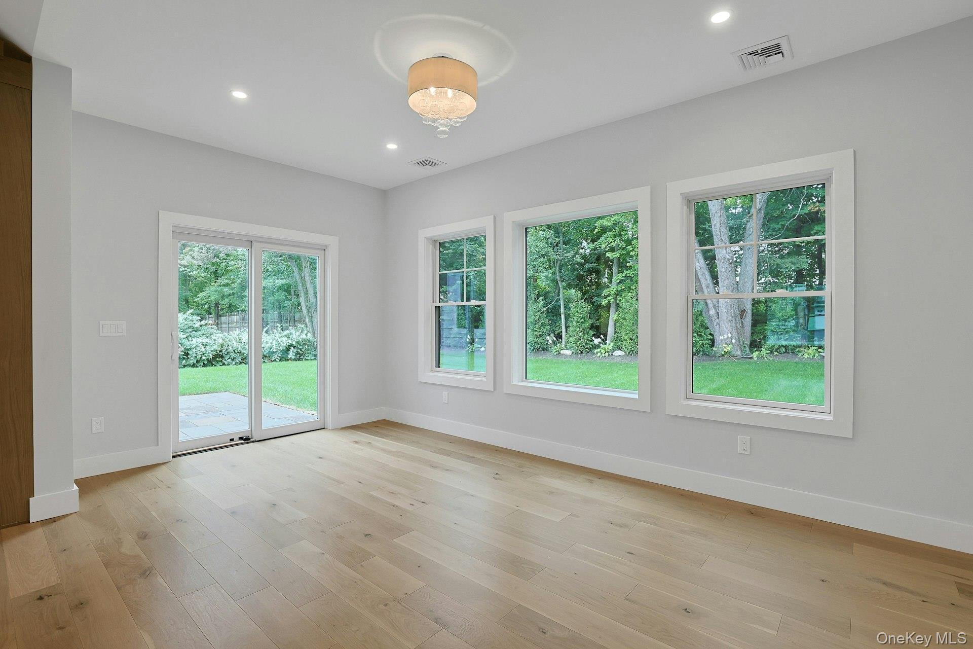 Single Family Hazelton Circle  Westchester County, NY 10510, MLS-1040064-8