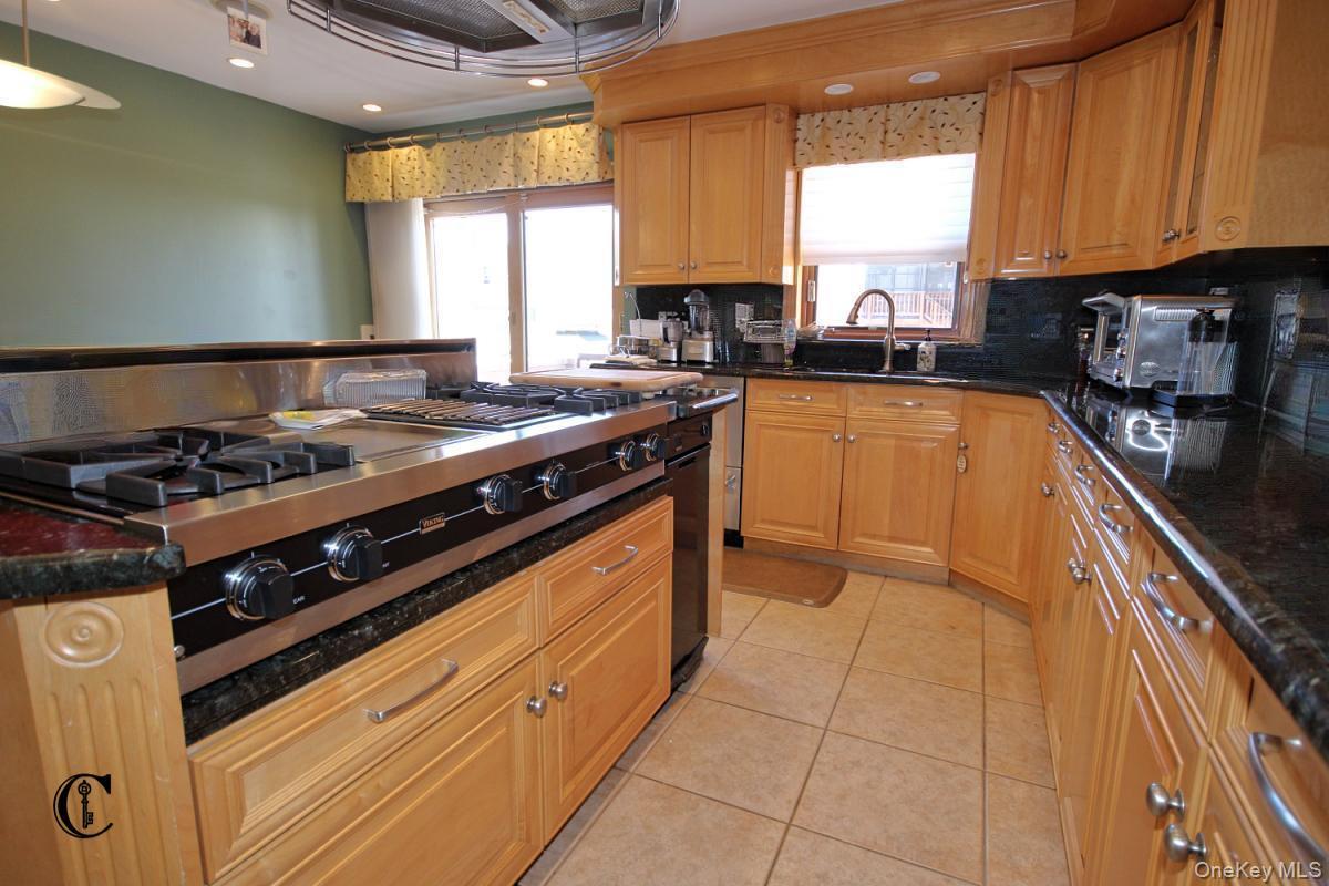 Single Family E 74 Street Brooklyn, NY 11234, MLS-1040066-12