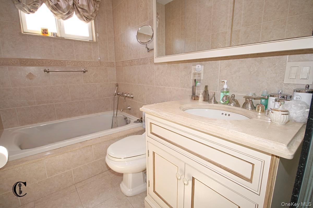 Single Family E 74 Street Brooklyn, NY 11234, MLS-1040066-34