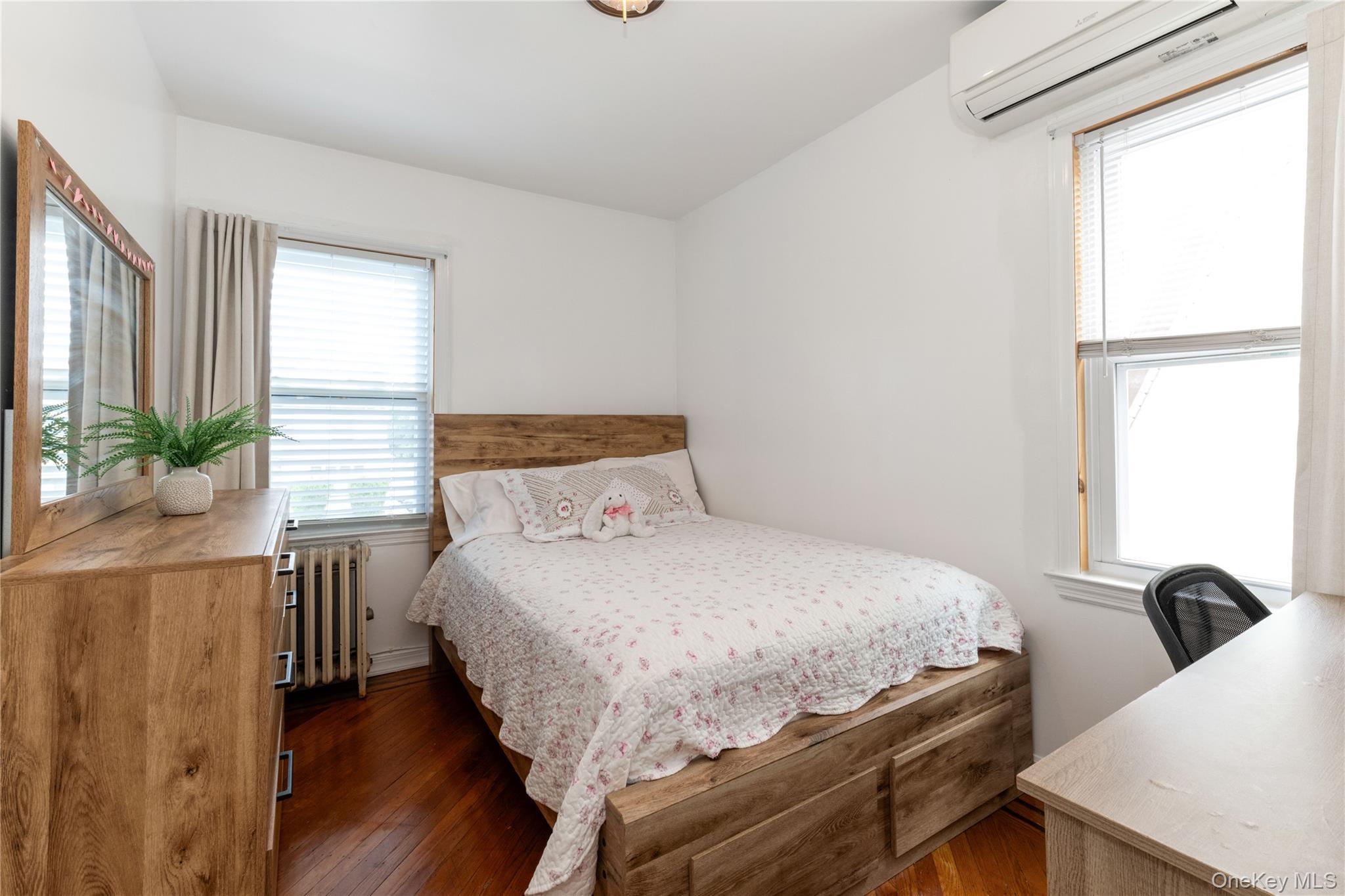 Single Family 216th Street Queens, NY 11427, MLS-1040103-14