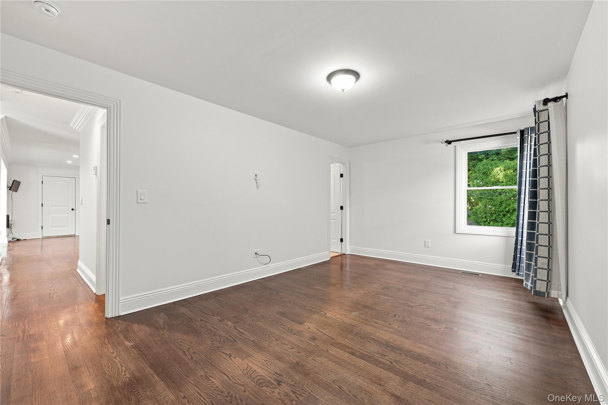Single Family Forest Drive  Nassau County, NY 11753, MLS-1040122-25