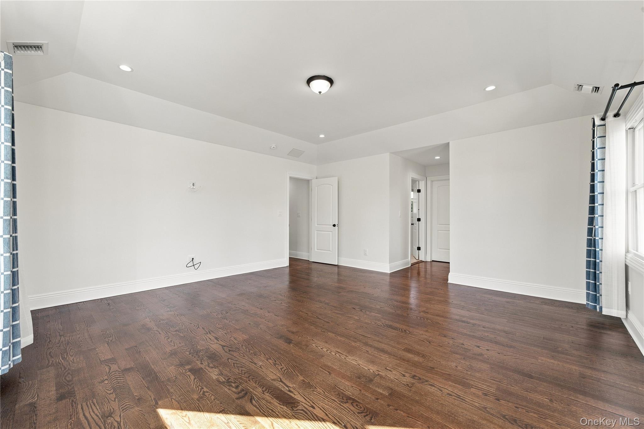 Single Family Forest Drive  Nassau County, NY 11753, MLS-1040122-27