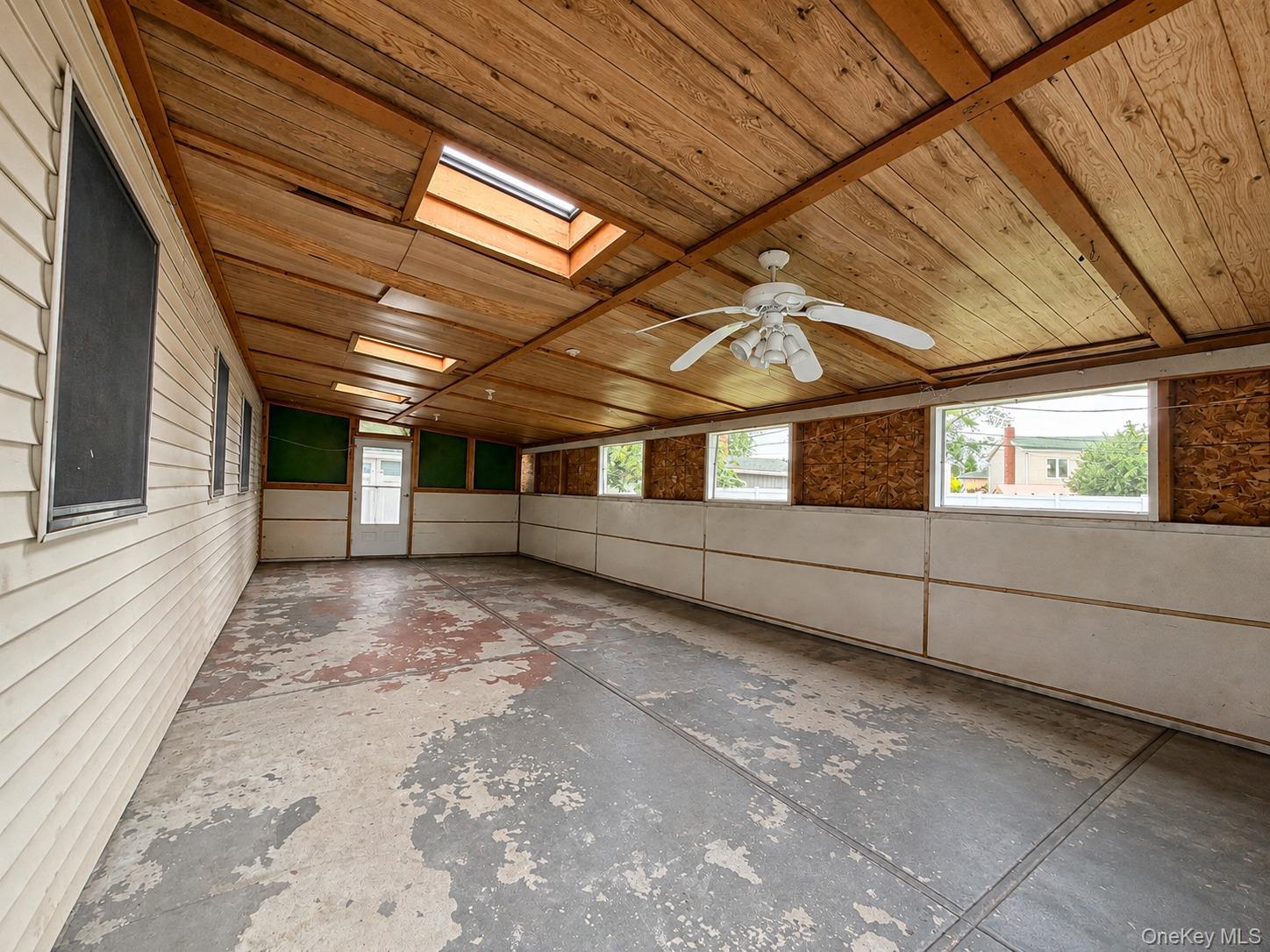 Single Family W Lake Drive Suffolk County, NY 11757, MLS-1040125-31