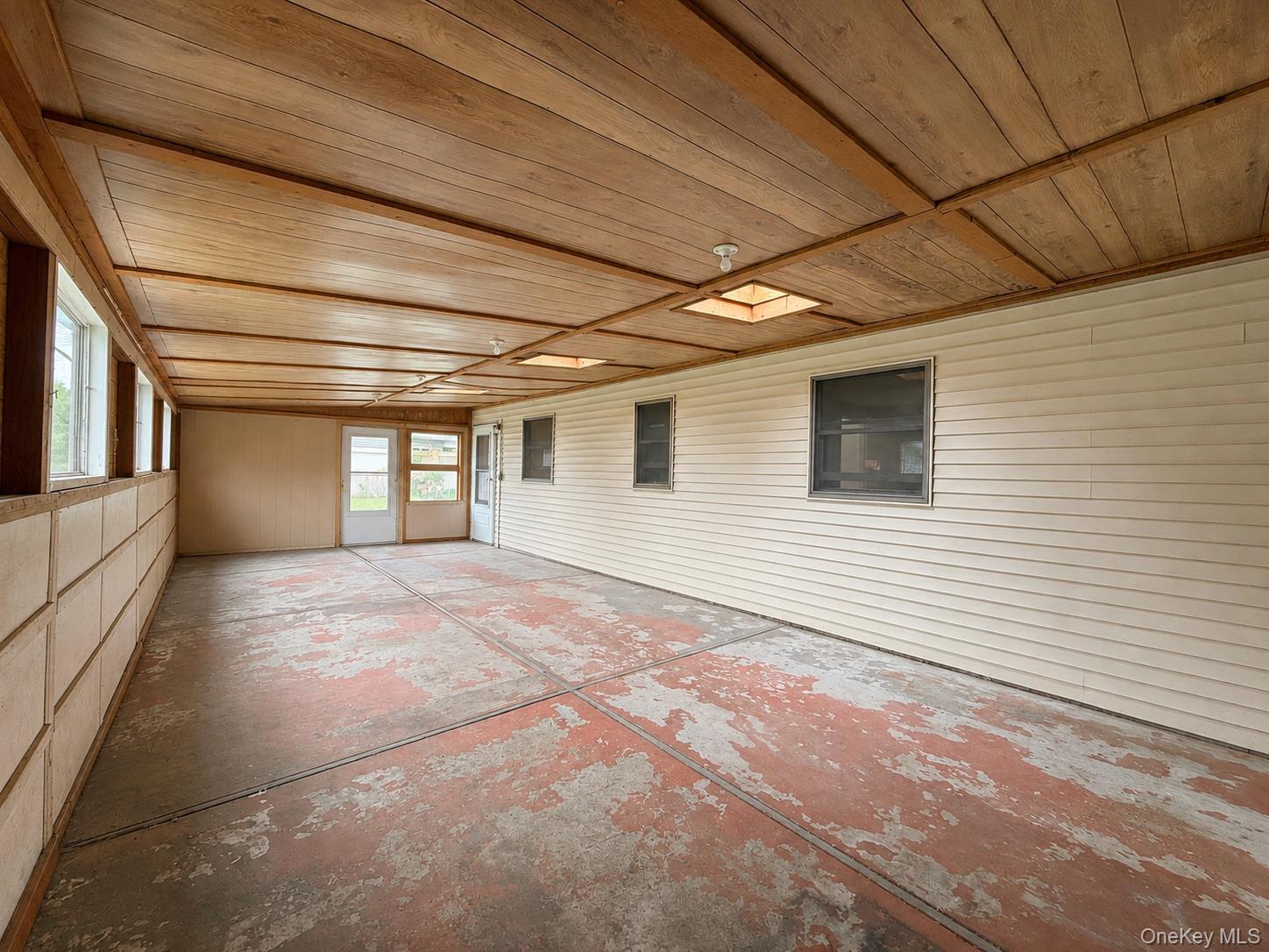 Single Family W Lake Drive Suffolk County, NY 11757, MLS-1040125-32