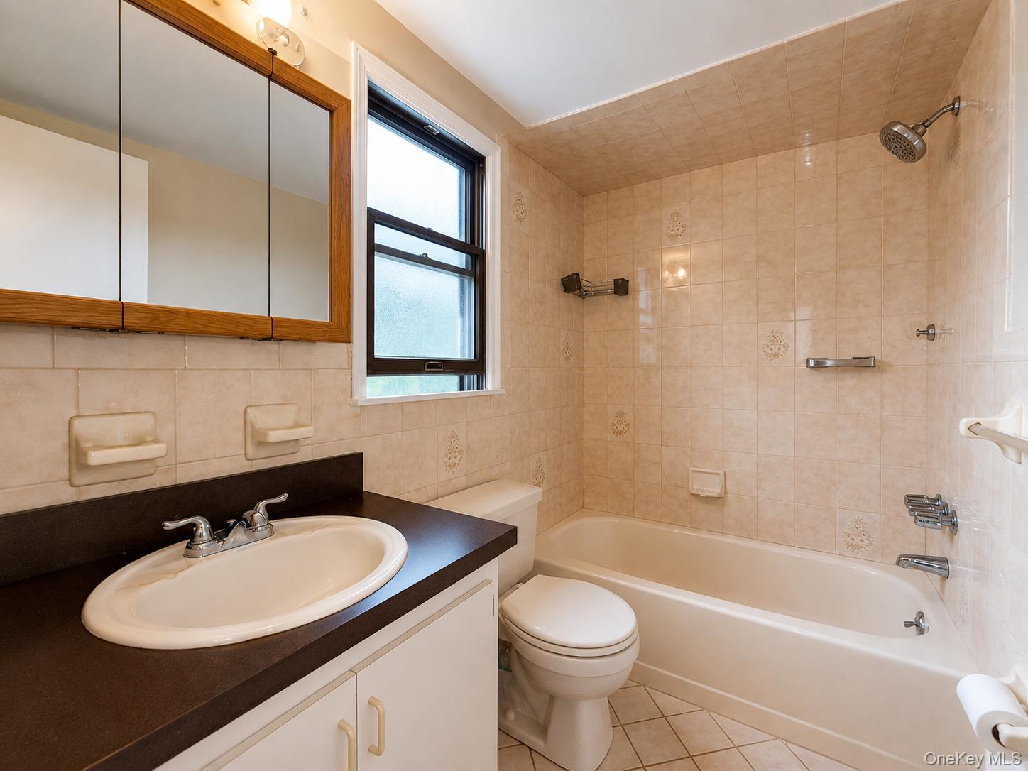 Single Family W Lake Drive Suffolk County, NY 11757, MLS-1040125-6