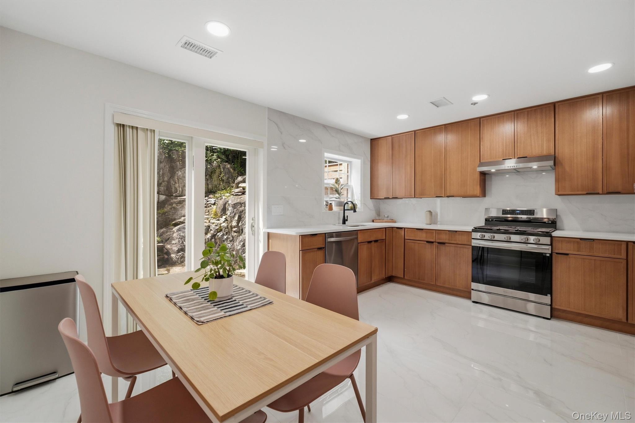 Single Family Watch Hill Drive  Westchester County, NY 10591, MLS-1040128-16