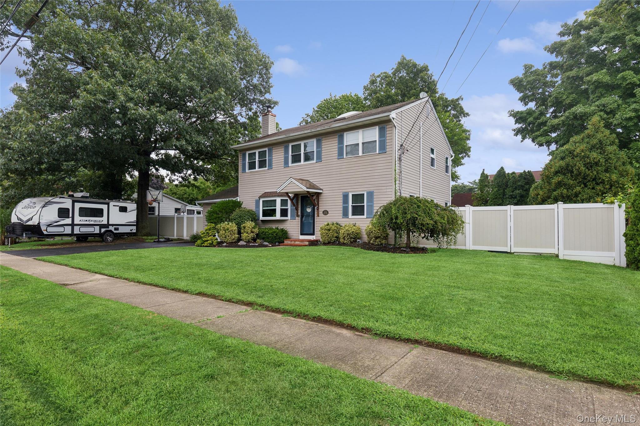 Single Family N Ocean Avenue  Suffolk County, NY 11934, MLS-1040135-32