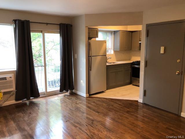 Single Family 31 Drive Queens, NY 11354, MLS-1040186-4