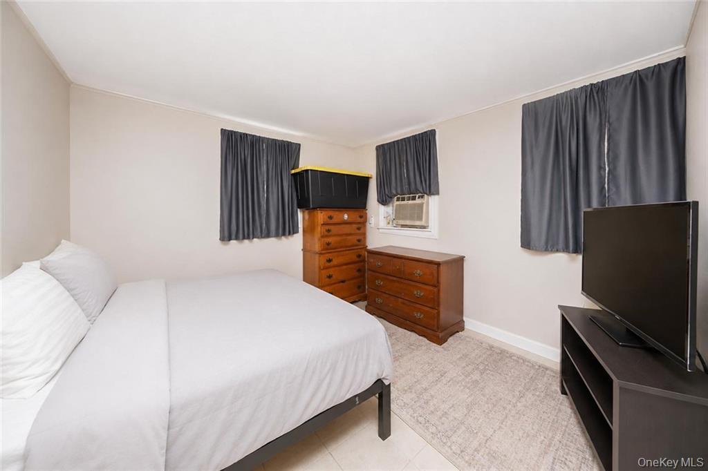 Single Family Avenue U  Brooklyn, NY 11234, MLS-1040192-13