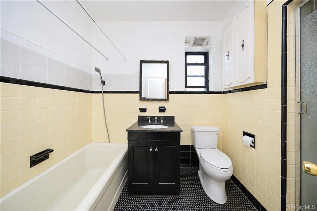 Single Family Avenue U  Brooklyn, NY 11234, MLS-1040192-19