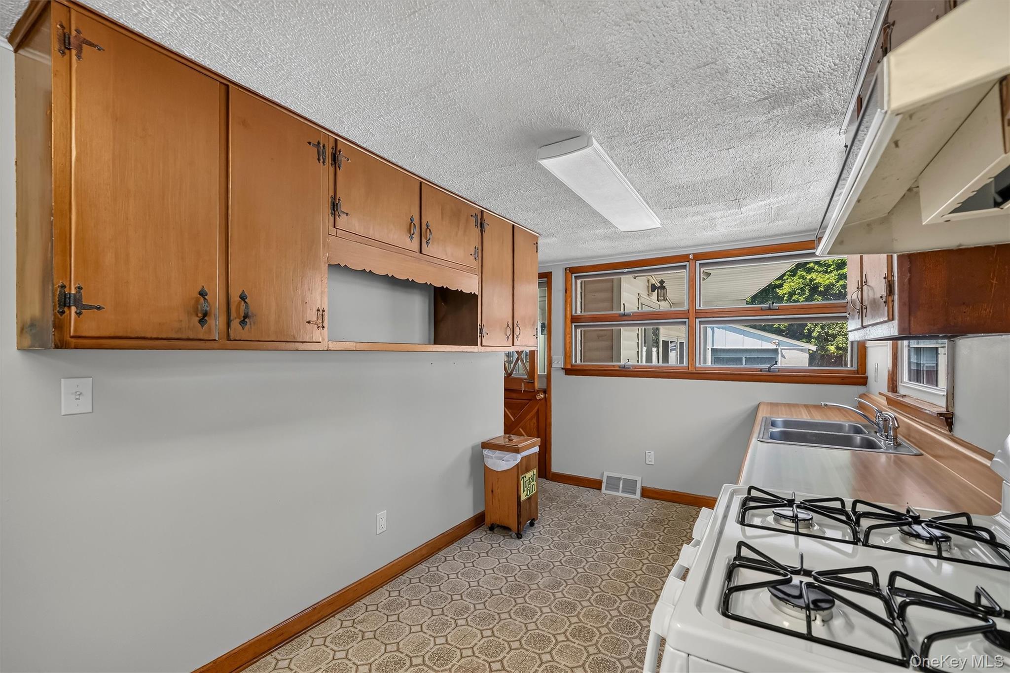 Single Family Highland Ave Extension Orange County, NY 10940, MLS-1040200-10