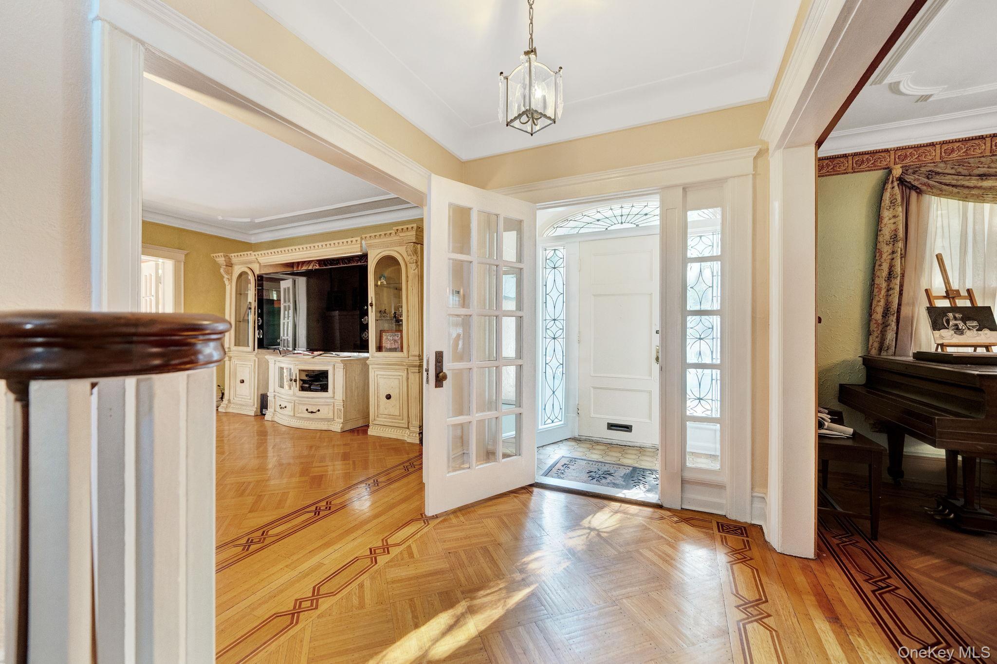 Single Family 195th Street Queens, NY 11423, MLS-1040205-13
