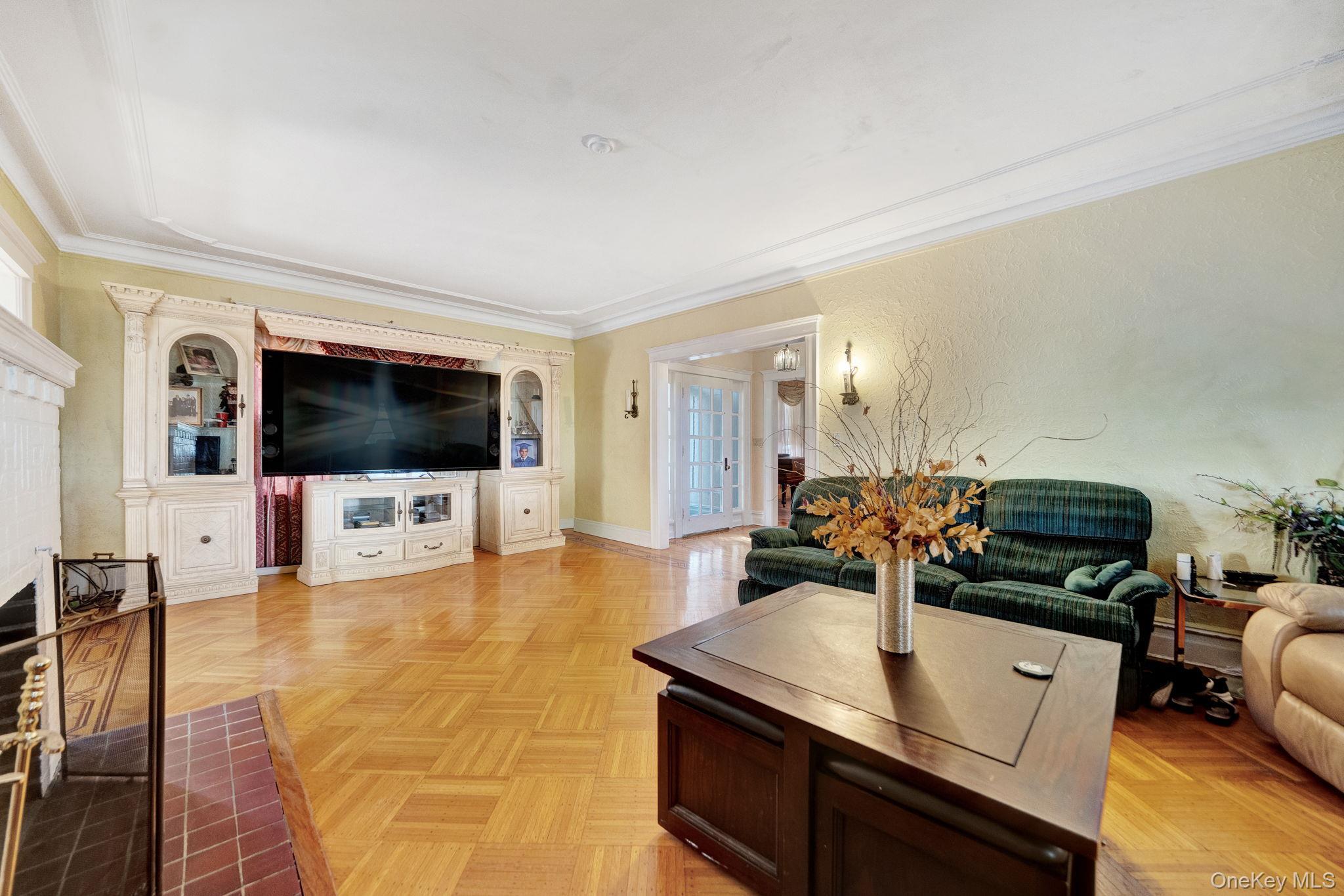 Single Family 195th Street Queens, NY 11423, MLS-1040205-14
