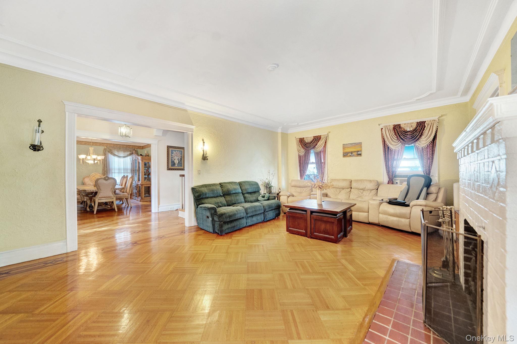 Single Family 195th Street Queens, NY 11423, MLS-1040205-19