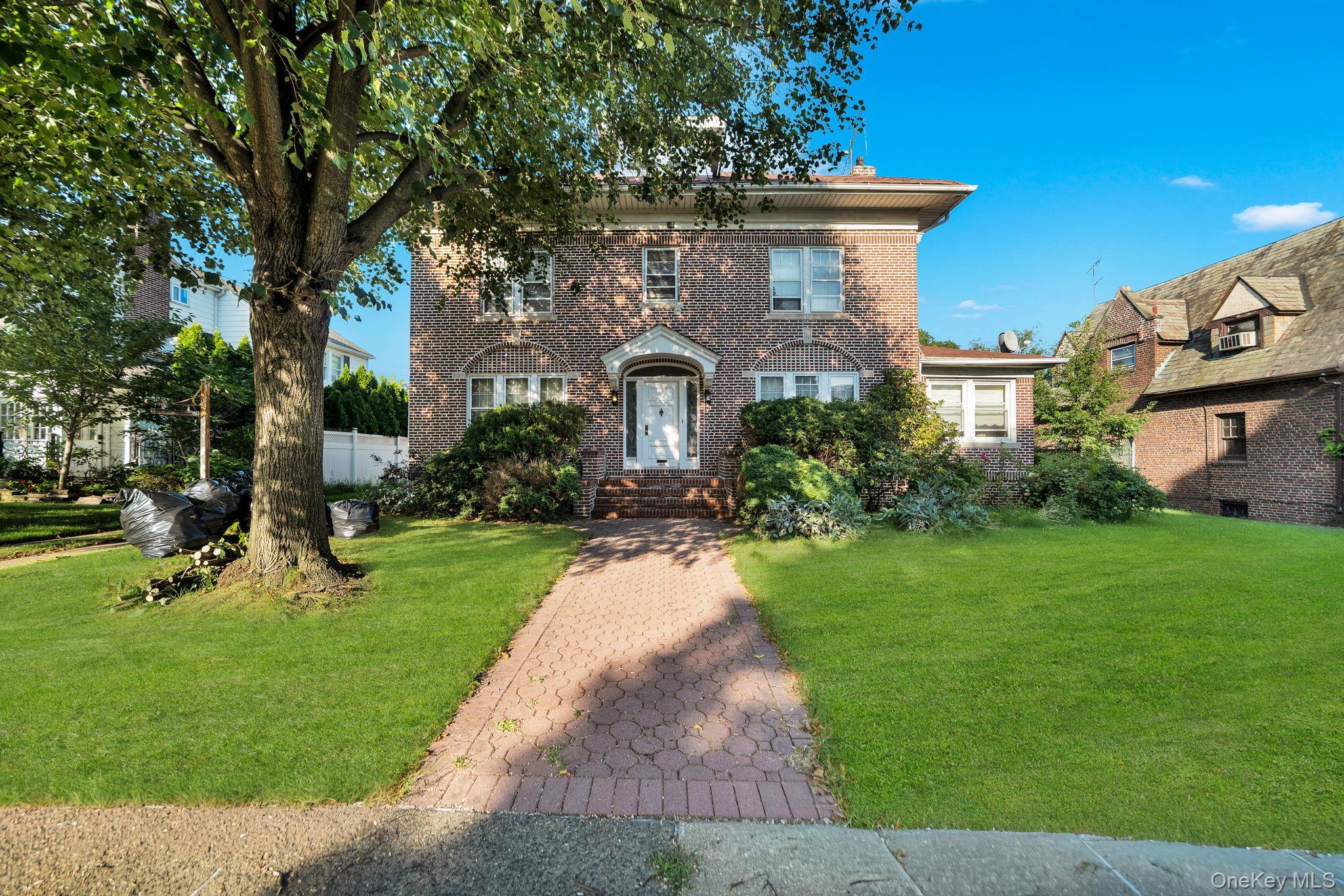 Single Family 195th Street Queens, NY 11423, MLS-1040205-2