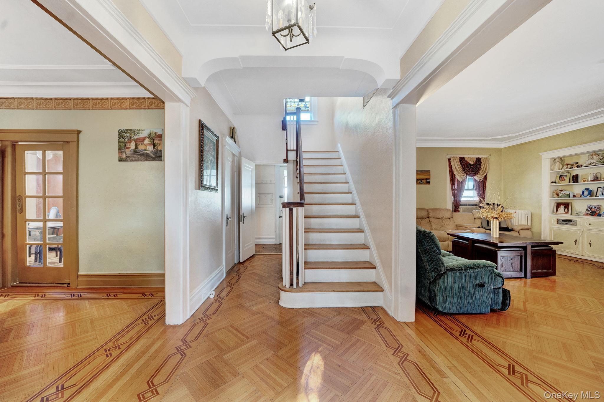 Single Family 195th Street Queens, NY 11423, MLS-1040205-24