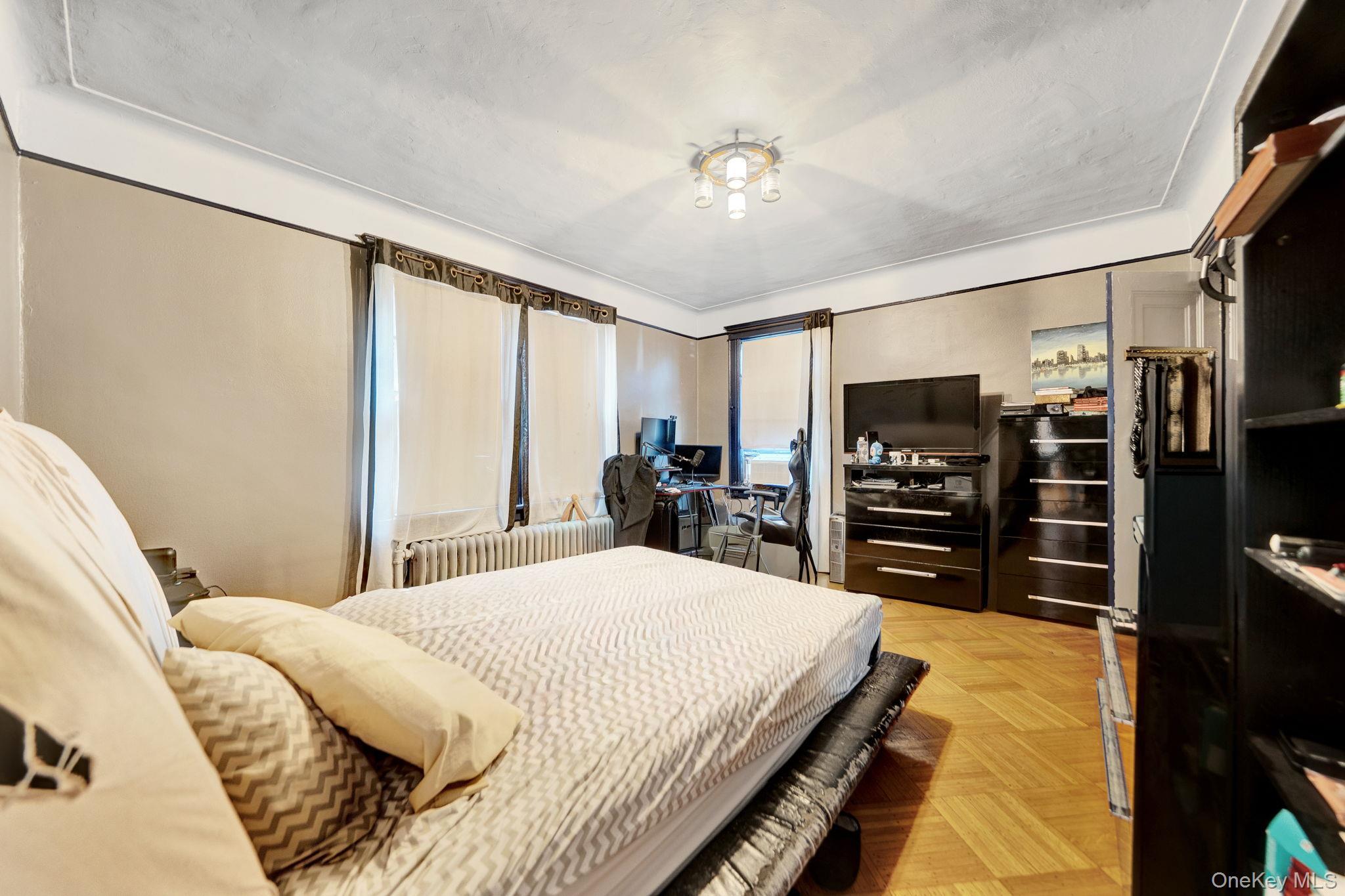 Single Family 195th Street Queens, NY 11423, MLS-1040205-28