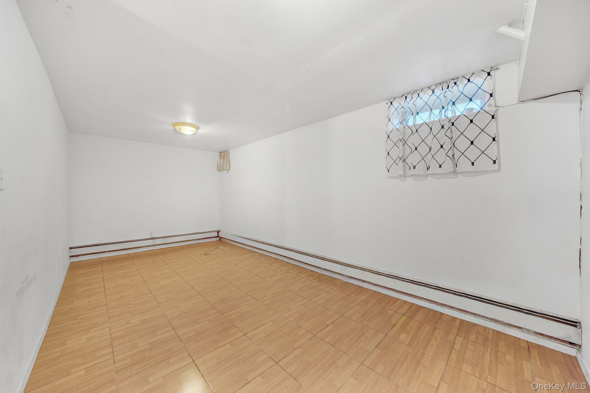 Single Family 195th Street Queens, NY 11423, MLS-1040205-43