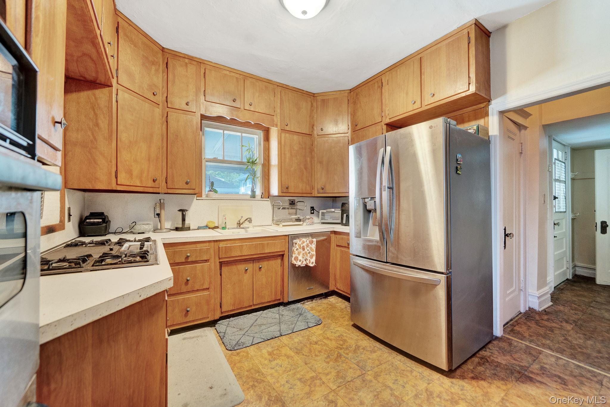 Single Family 195th Street Queens, NY 11423, MLS-1040205-9