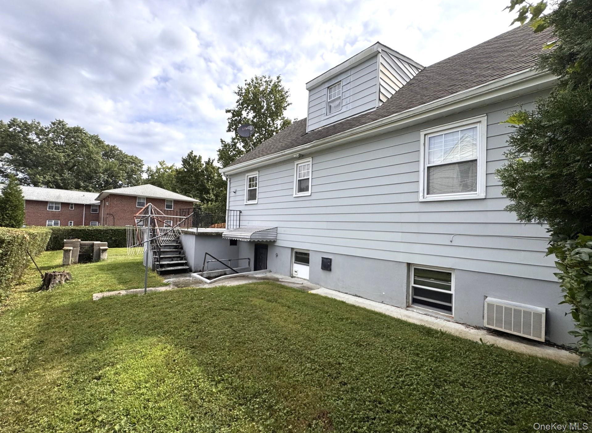 Single Family Canfield Avenue Westchester County, NY 10710, MLS-1040212-21
