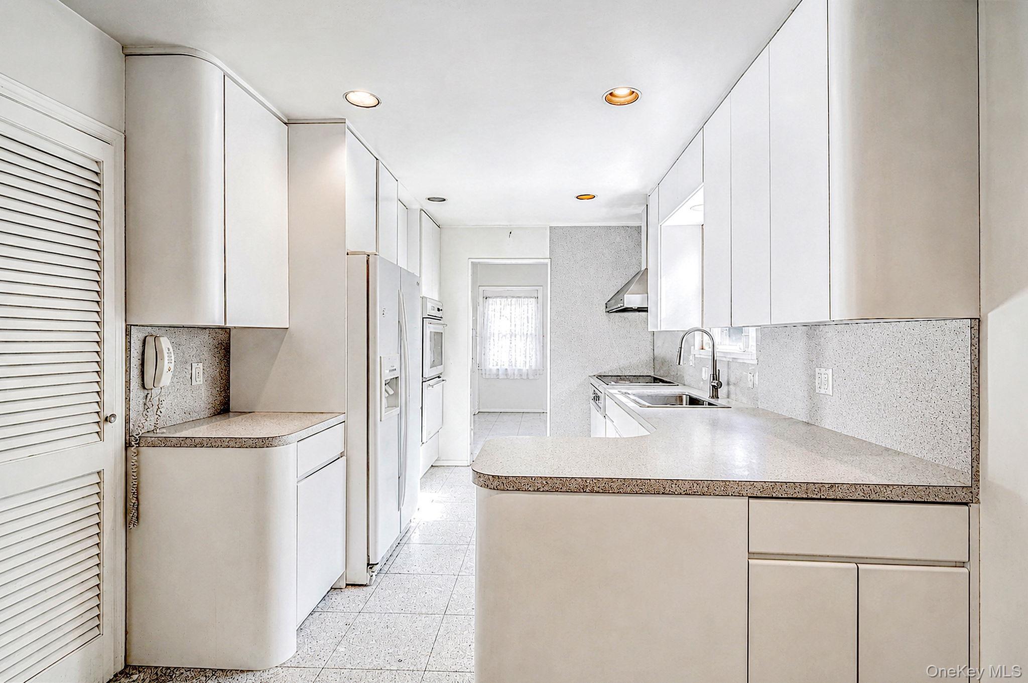 Single Family Gardiner Drive  Suffolk County, NY 11706, MLS-1040238-14