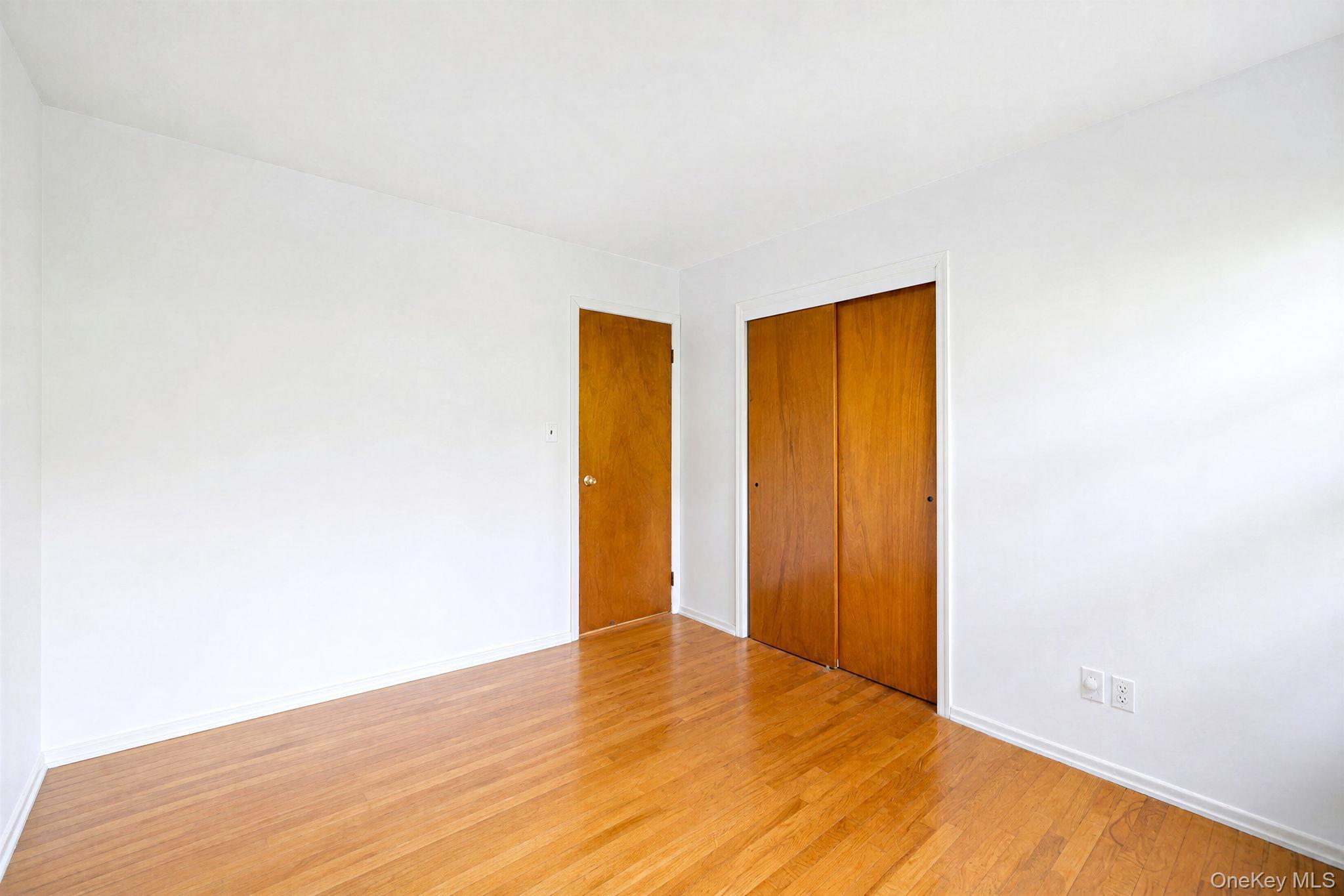 Single Family Gardiner Drive  Suffolk County, NY 11706, MLS-1040238-24