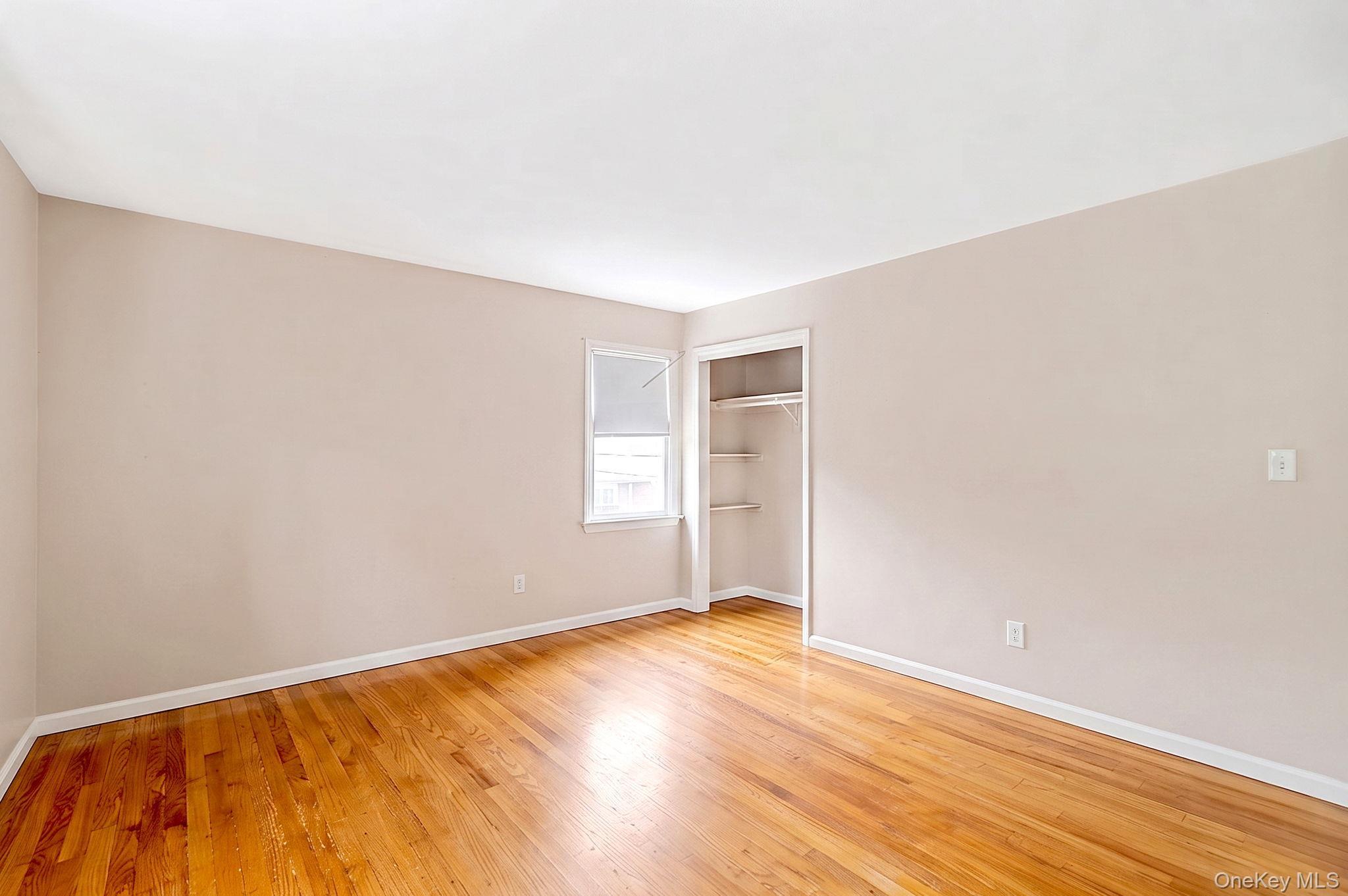 Single Family Gardiner Drive  Suffolk County, NY 11706, MLS-1040238-28