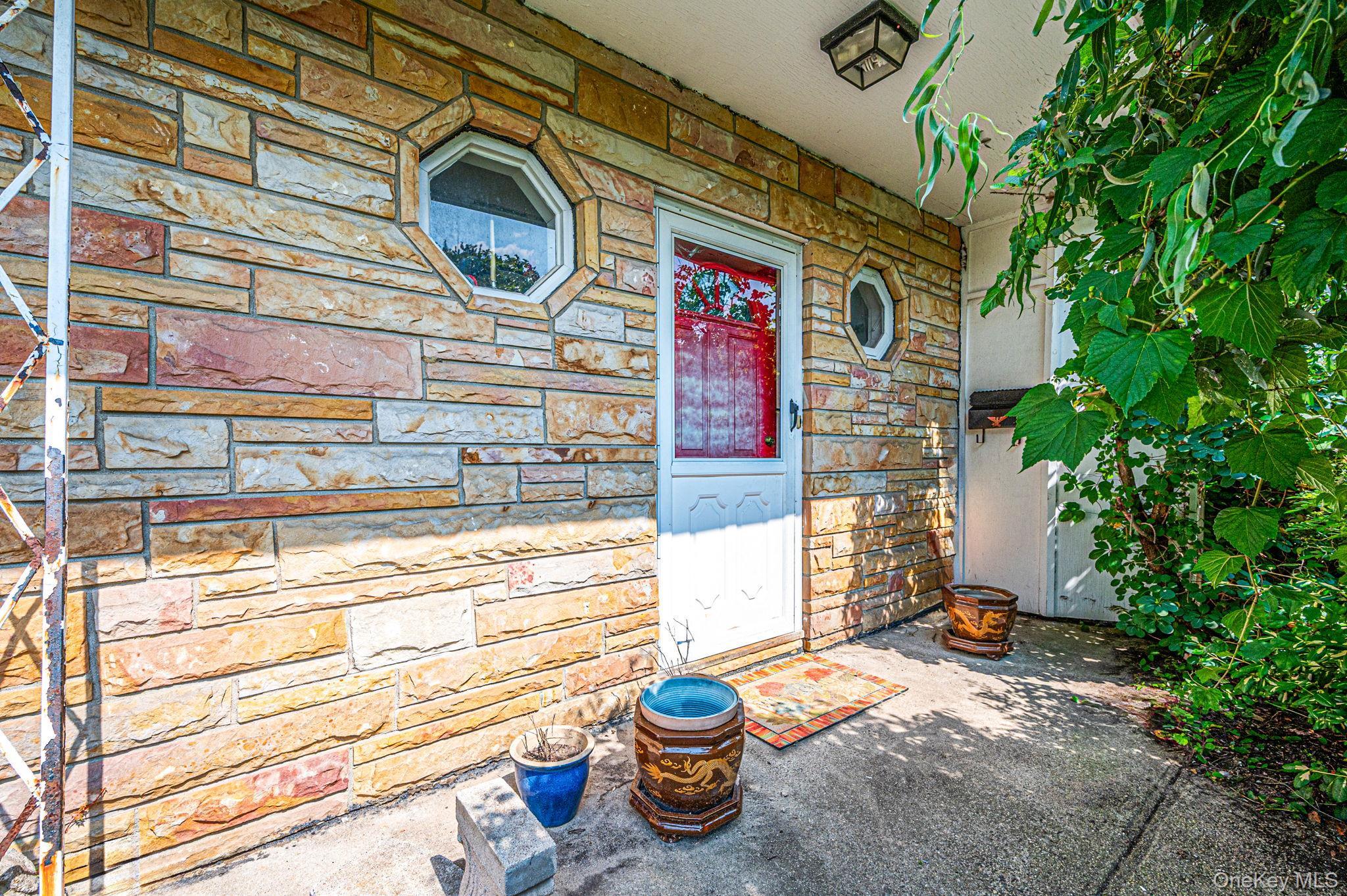 Single Family Gardiner Drive  Suffolk County, NY 11706, MLS-1040238-4