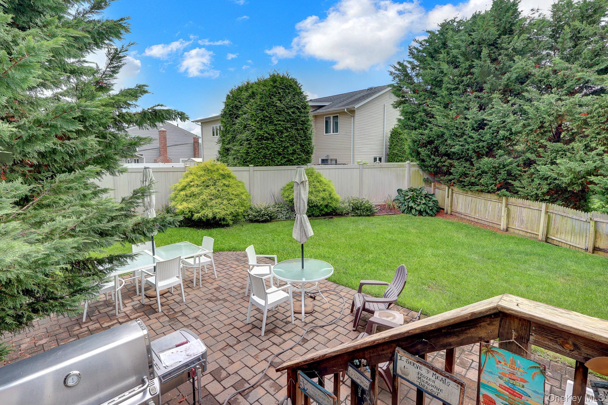 Single Family Admiral Road Nassau County, NY 11758, MLS-1040243-21